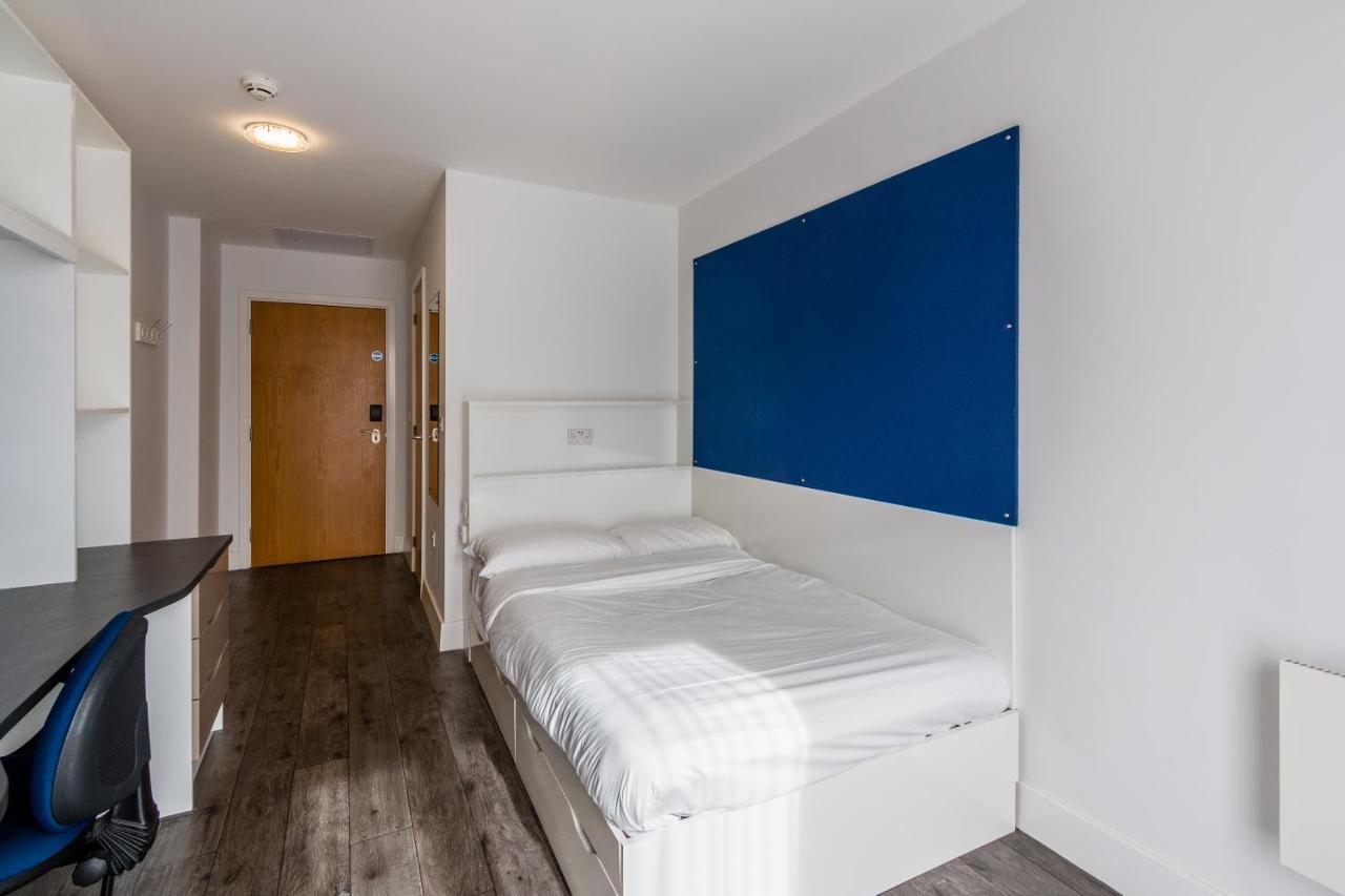 Destiny Student - Holyrood Apartment Единбург Екстериор снимка