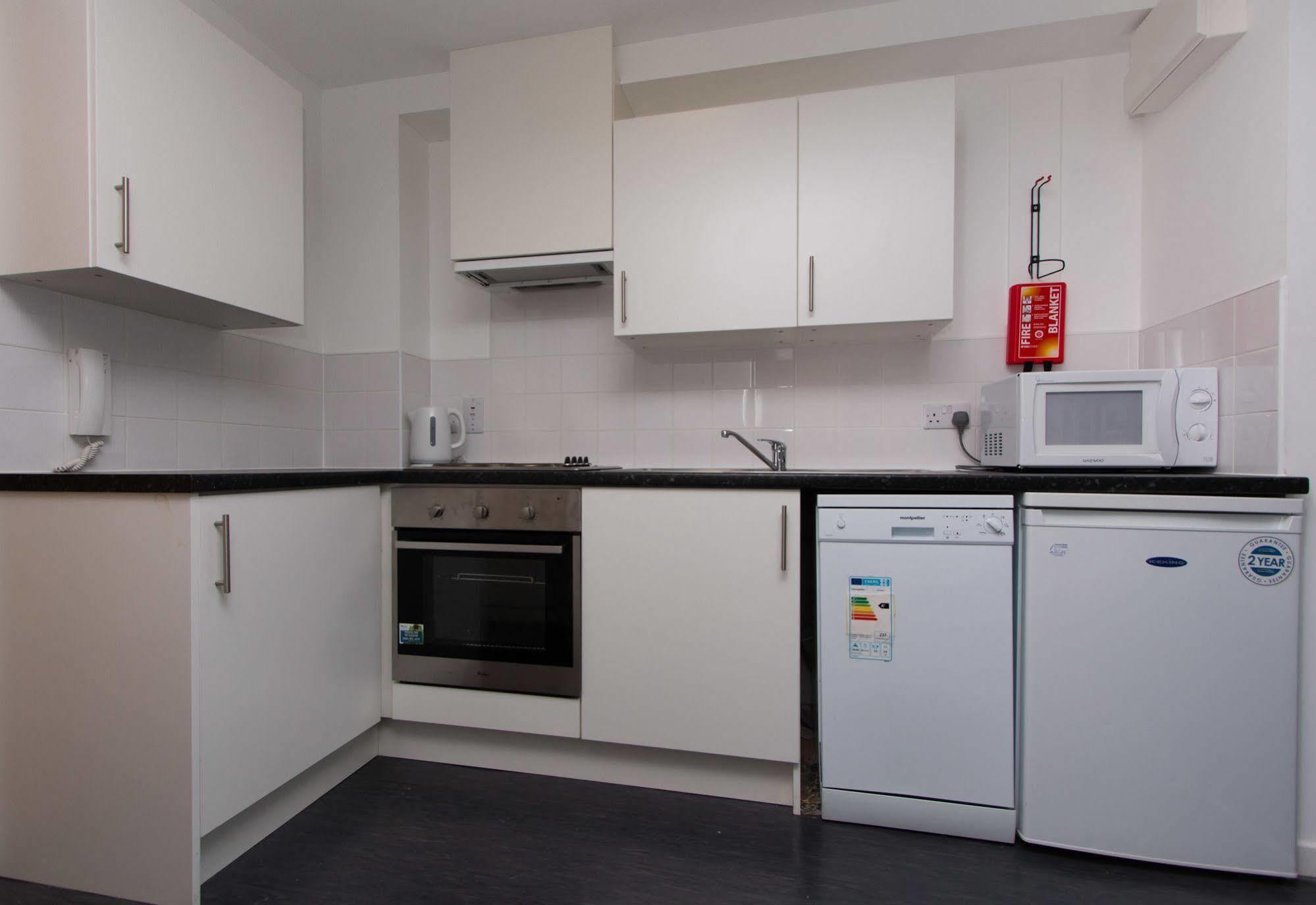 Destiny Student - Holyrood Apartment Единбург Екстериор снимка