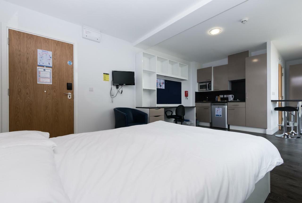 Destiny Student - Holyrood Apartment Единбург Екстериор снимка